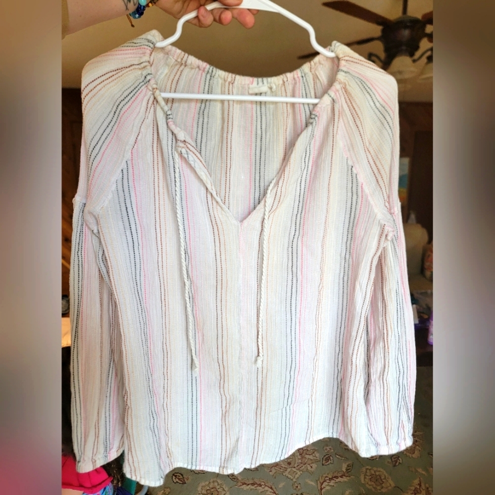 Gap Ivory Embroidered Top Blouse Size XS Long Sleeves V neck Sheer